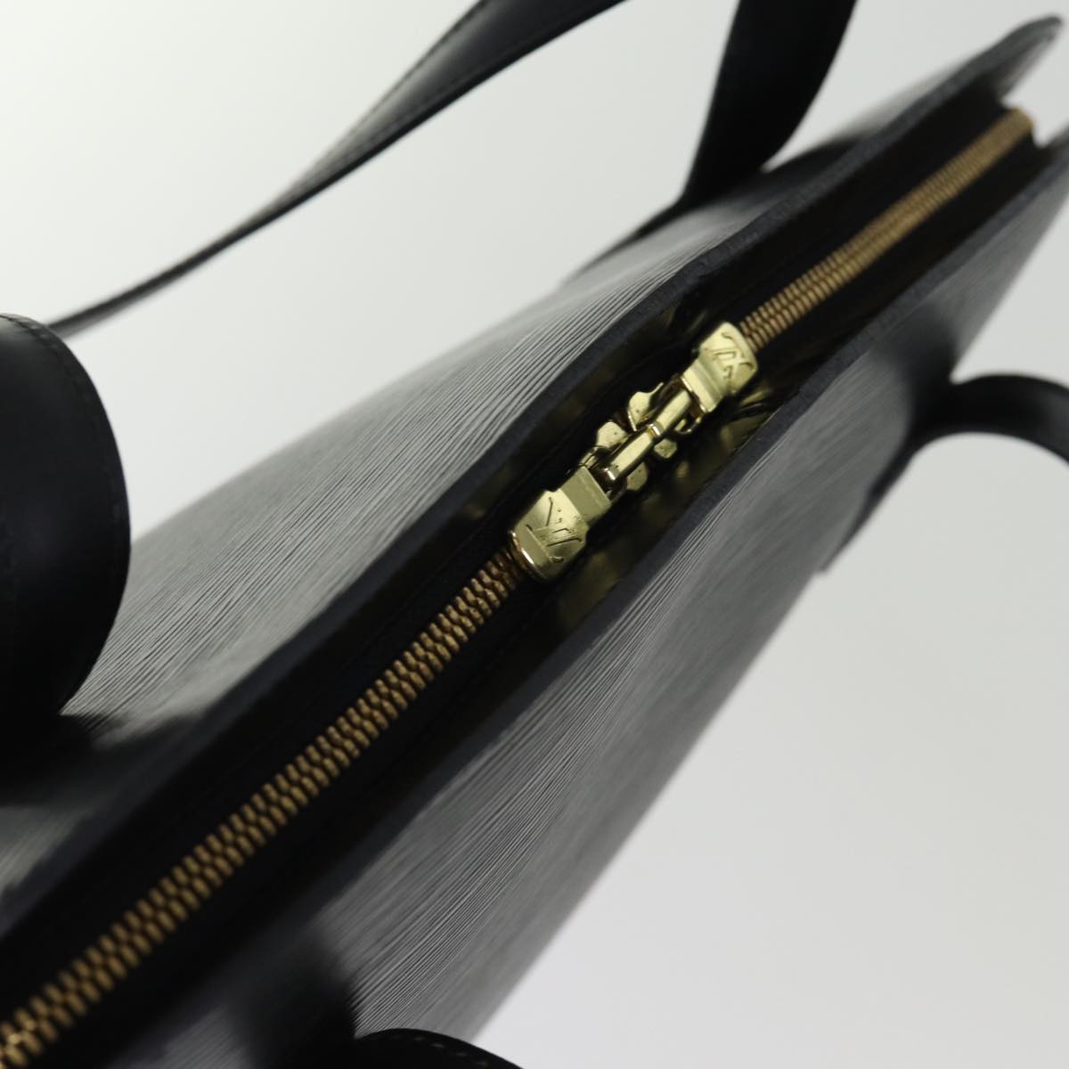 LOUIS VUITTON Epi Lussac Shoulder Bag Black M52282 LV 76645