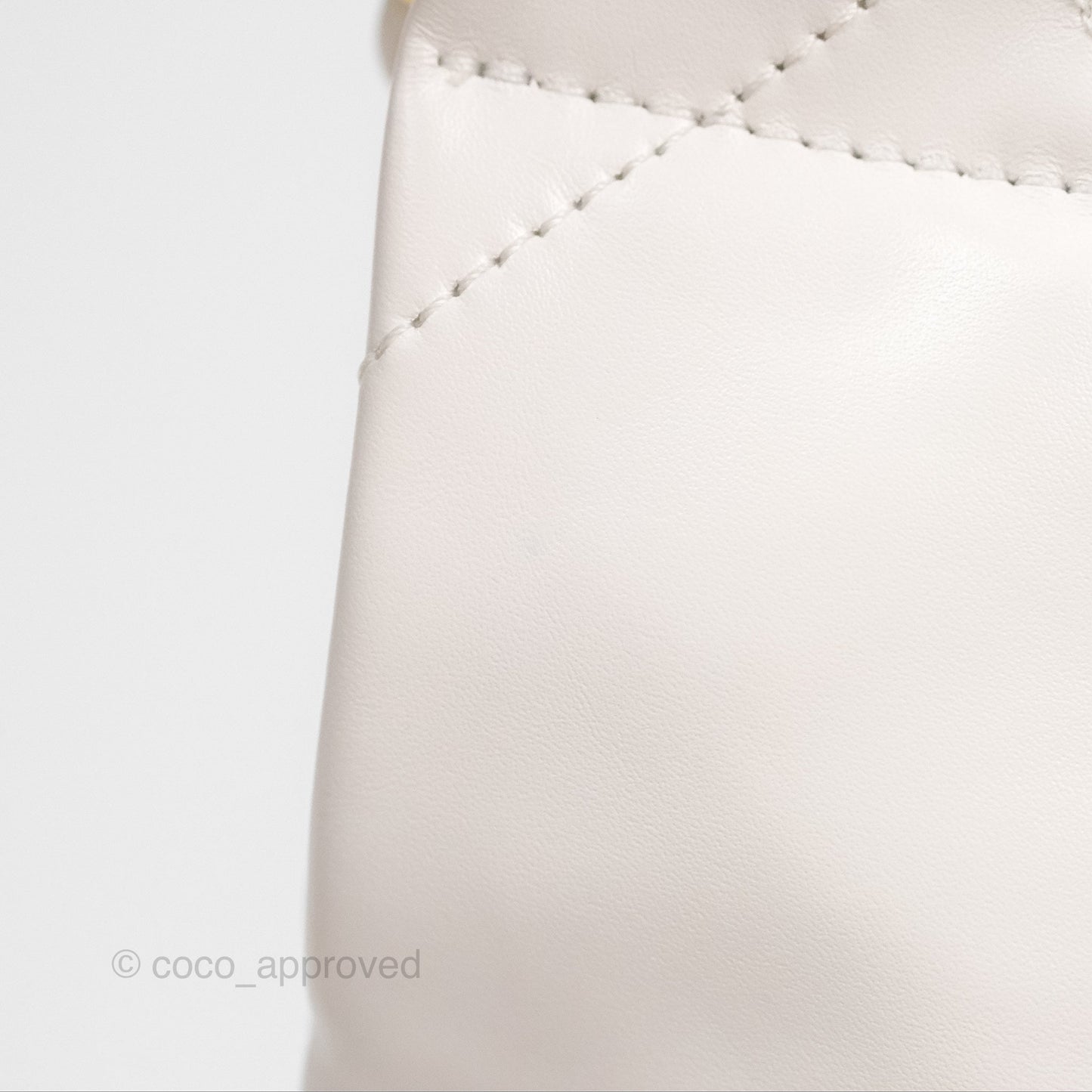 Chanel 22 Small White Shiny Calfskin Aged Gold Hardware