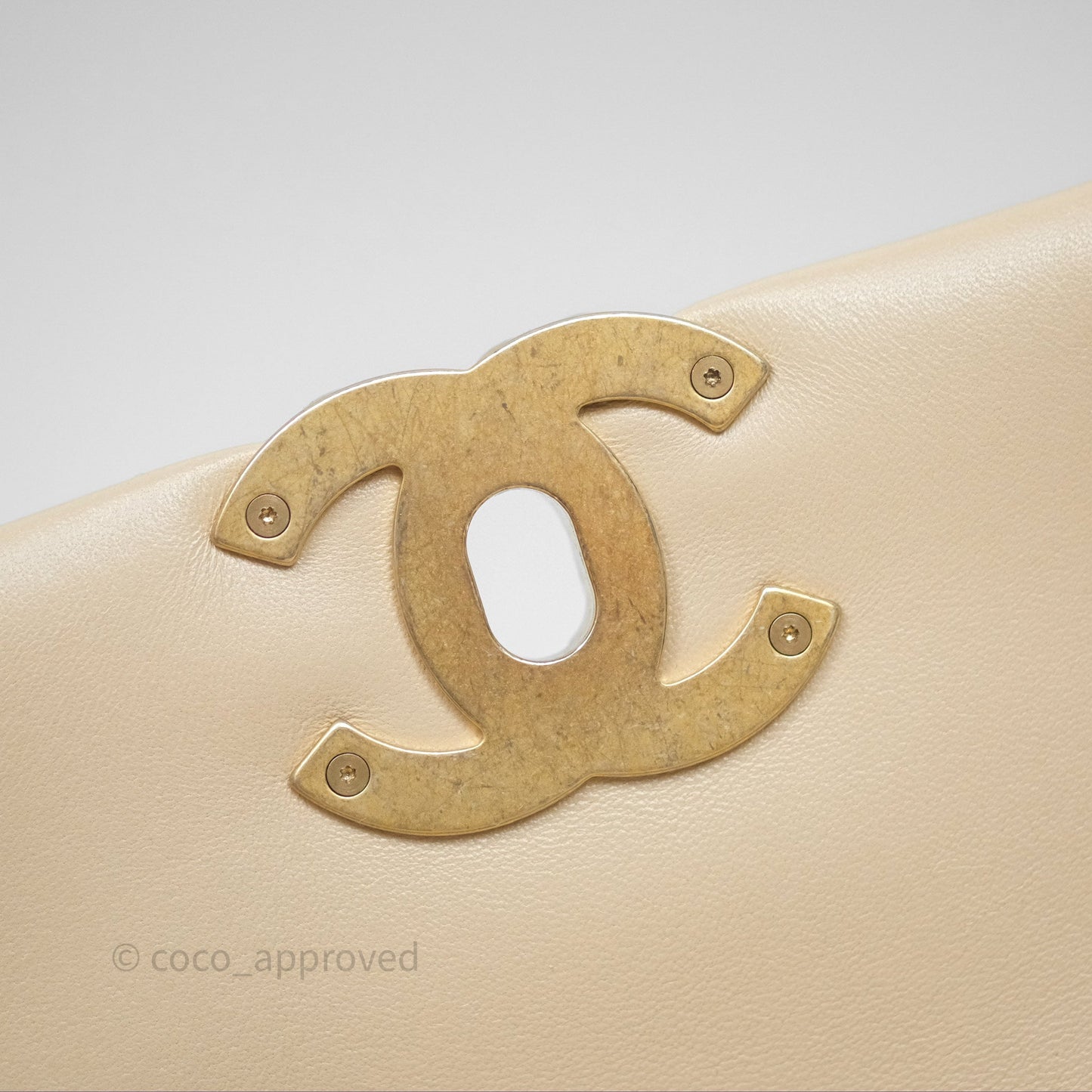 Chanel 19 Medium Beige Mixed Hardware