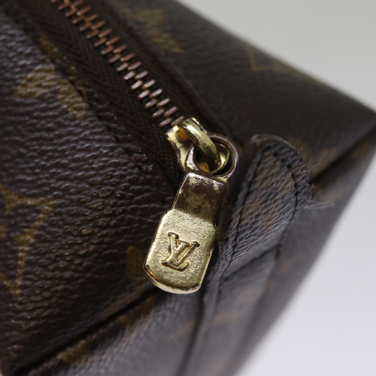 LOUIS VUITTON Monogram Trousse Demi Ronde Cosmetic Pouch M47520 LV 76931