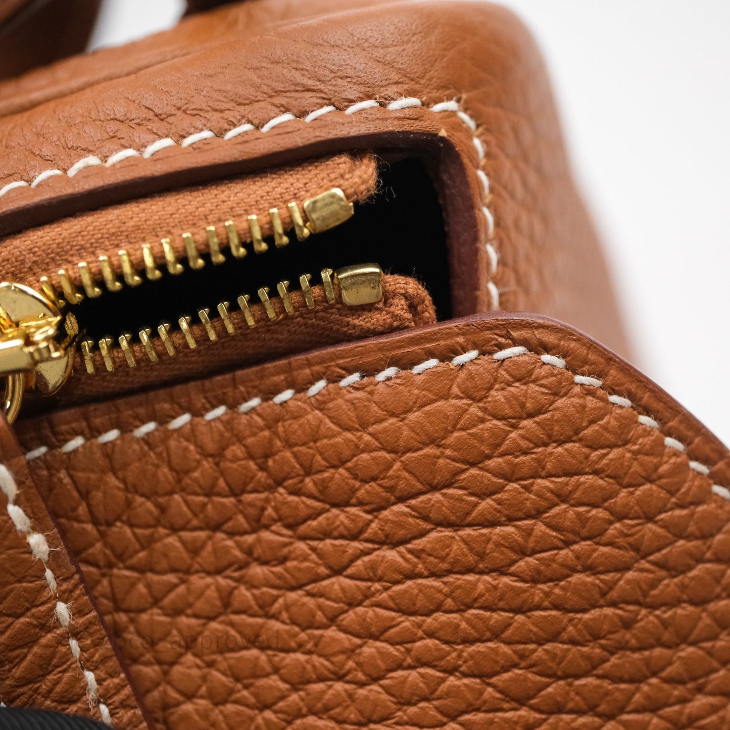Hermès Mini Lindy 20 Gold Clemence Gold Hardware