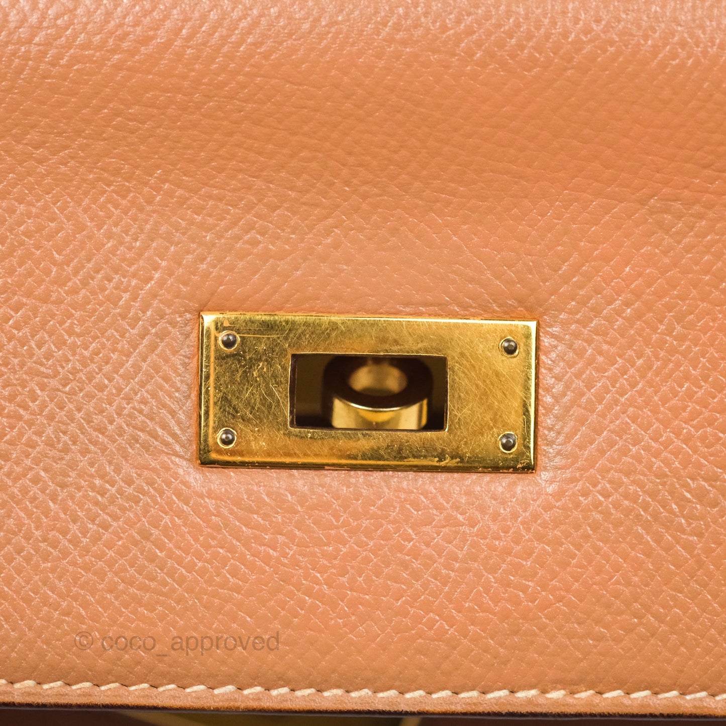 Hermes Vintage Kelly 32 Retourne Natural Gold Hardware