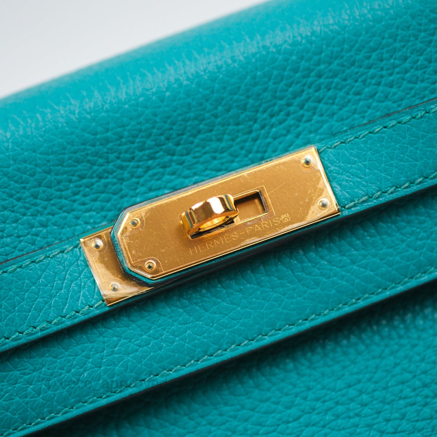 Hermès Kelly 28 Retourne Bleu Paon 7F Clemence Gold Hardware