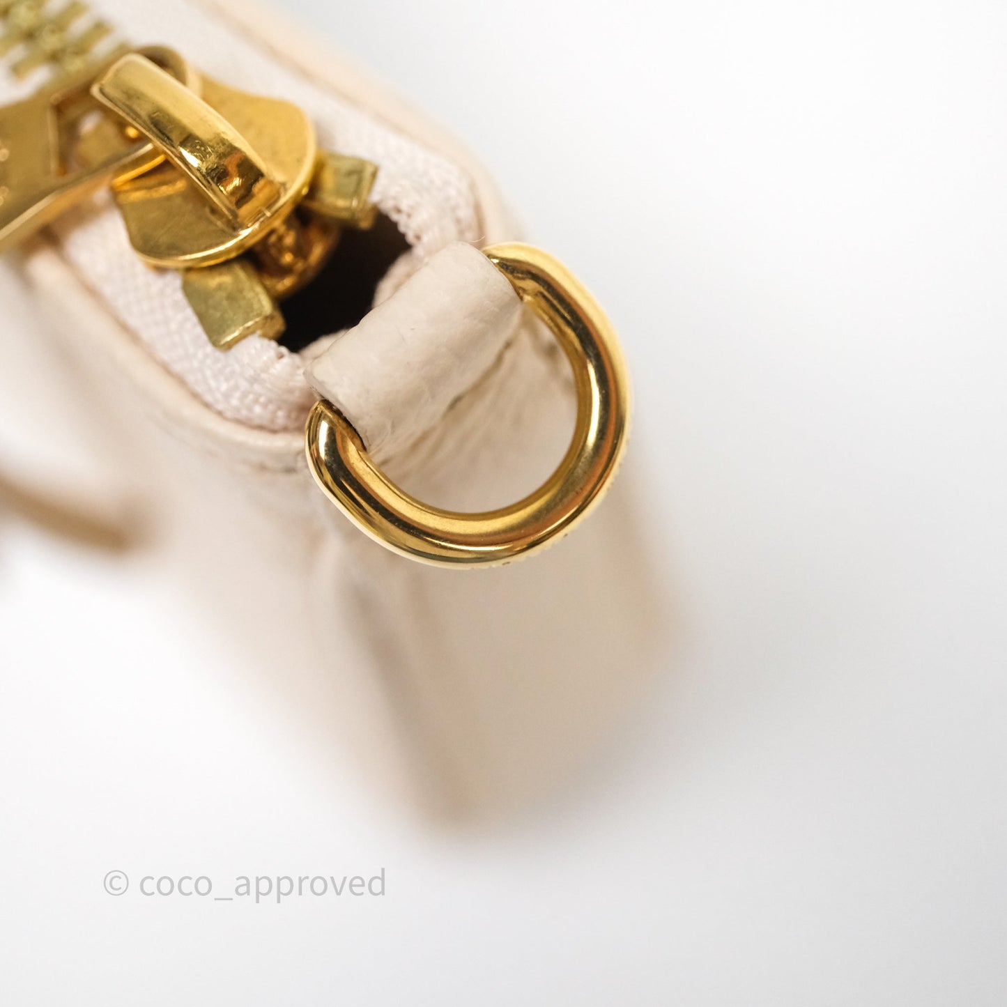 Louis Vuitton Easy Pouch On Strap Crème Monogram Empreinte Leather