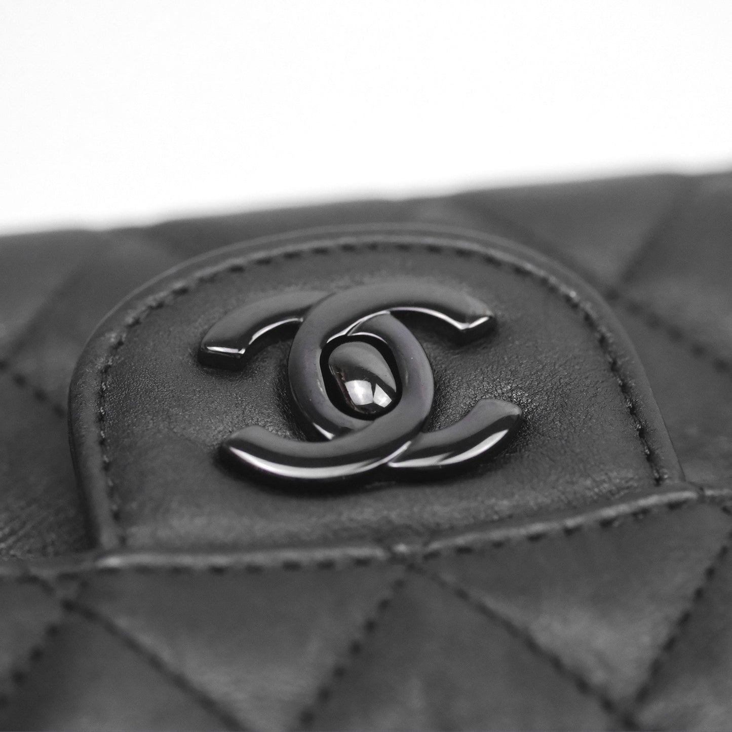 Chanel Classic Quilted M/L Medium Double Flap So Black Calfskin