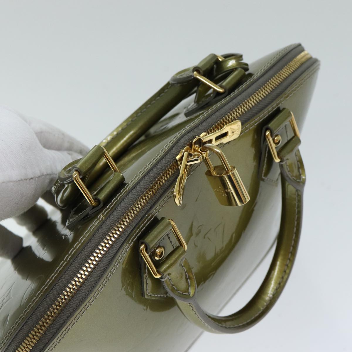 LOUIS VUITTON Monogram Vernis Alma PM Hand Bag Veil Olive M91582 LV 77311