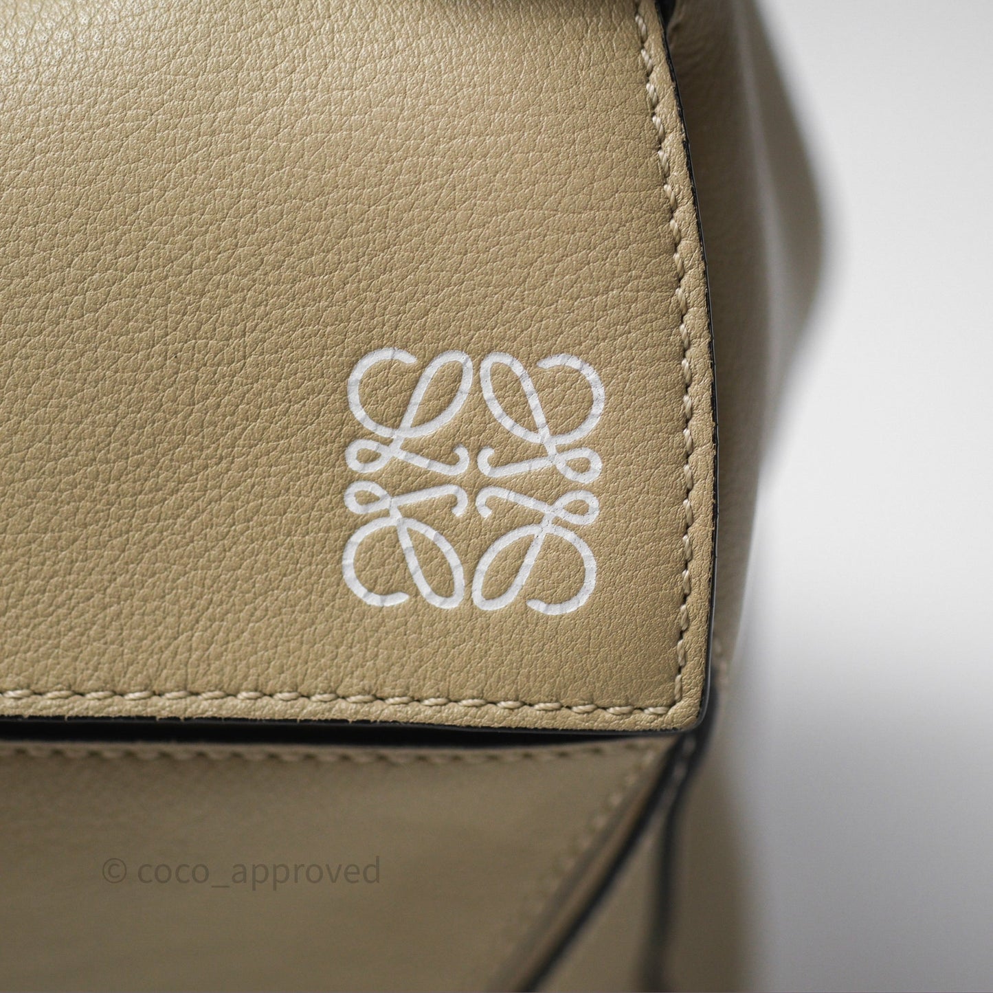 Loewe Medium Puzzle Bag Light Beige Calfskin