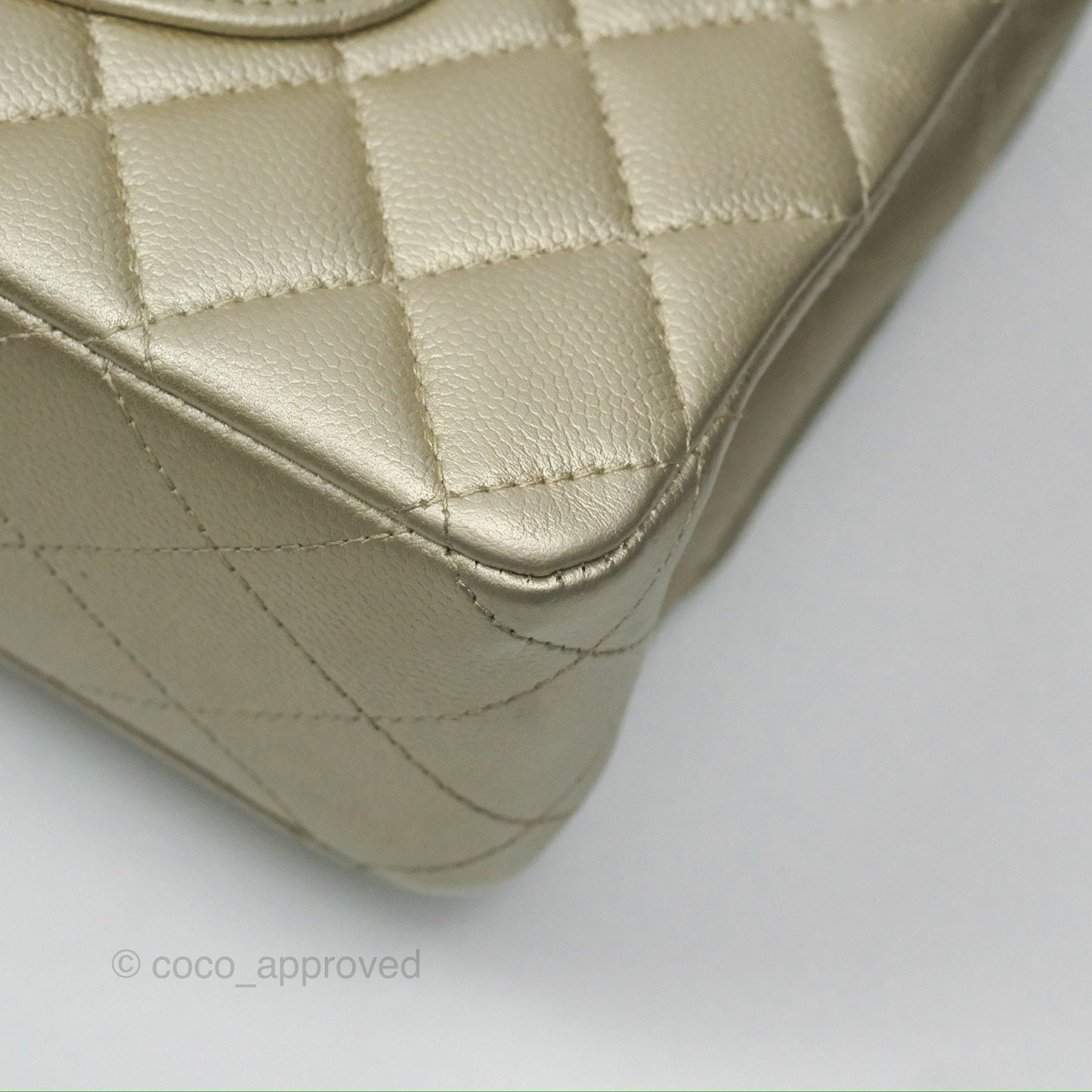 Chanel Classic M/L Medium Flap Quilted Gold Caviar Gold Gold Hardware