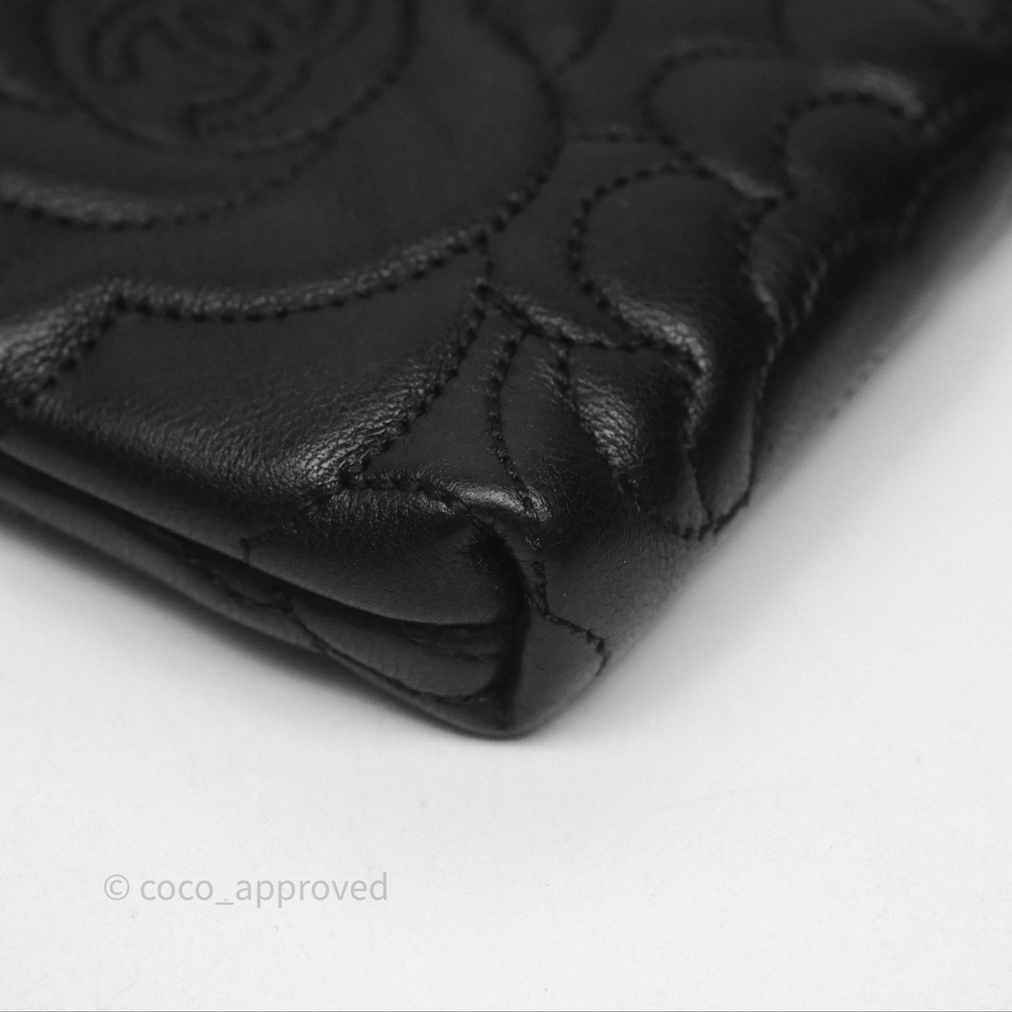 Chanel Camellia Pochette Clutch Black Lambskin Gold Hardware