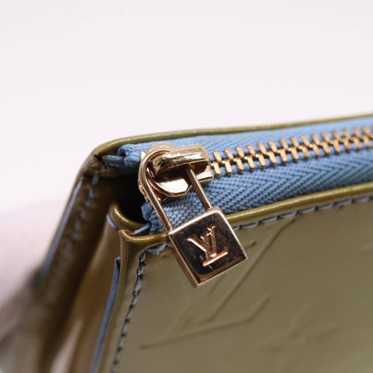 LOUIS VUITTON Monogram Vernis Lexington Pouch Baby Blue M91011 LV 78009