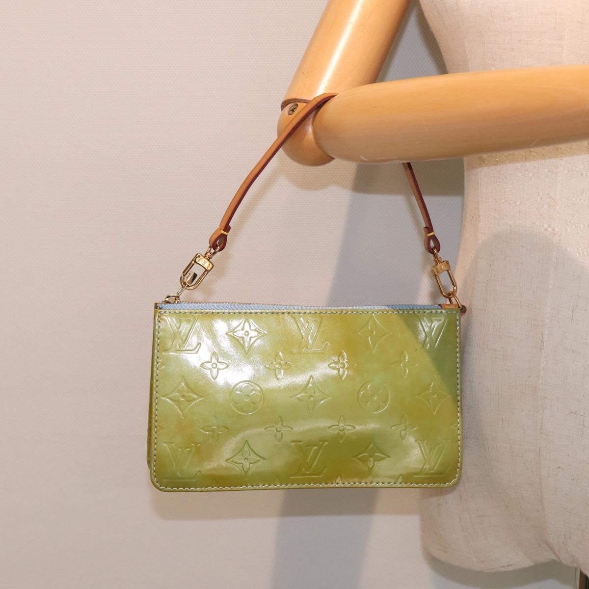 LOUIS VUITTON Monogram Vernis Lexington Pouch Baby Blue M91011 LV 78009
