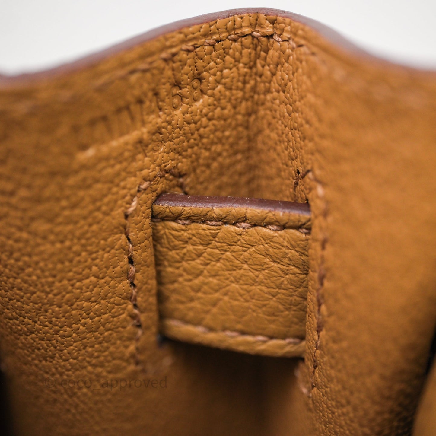 Hermès Kelly 28 Biscuit 4B Togo Gold Hardware