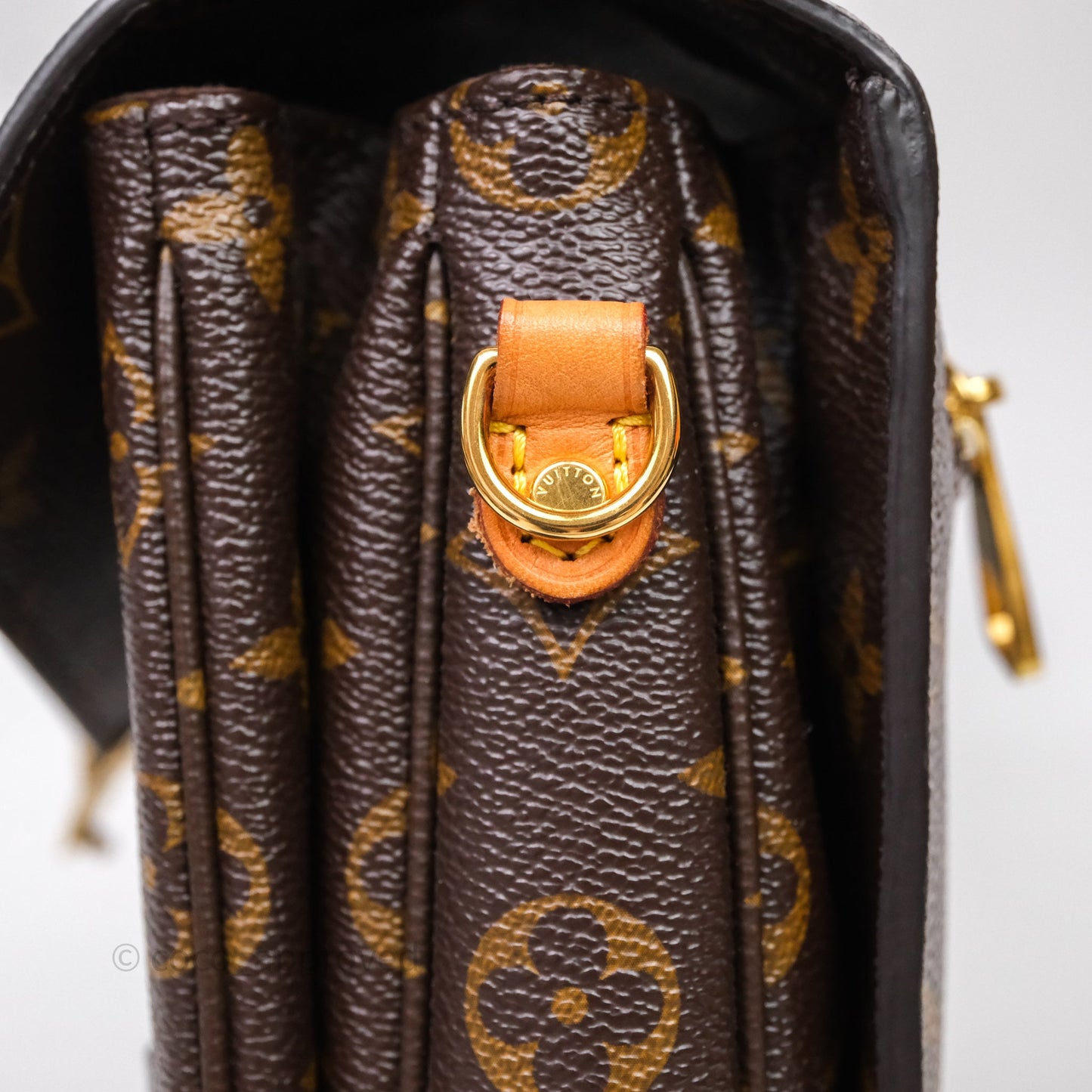 Louis Vuitton Pochette Metis Monogram Canvas
