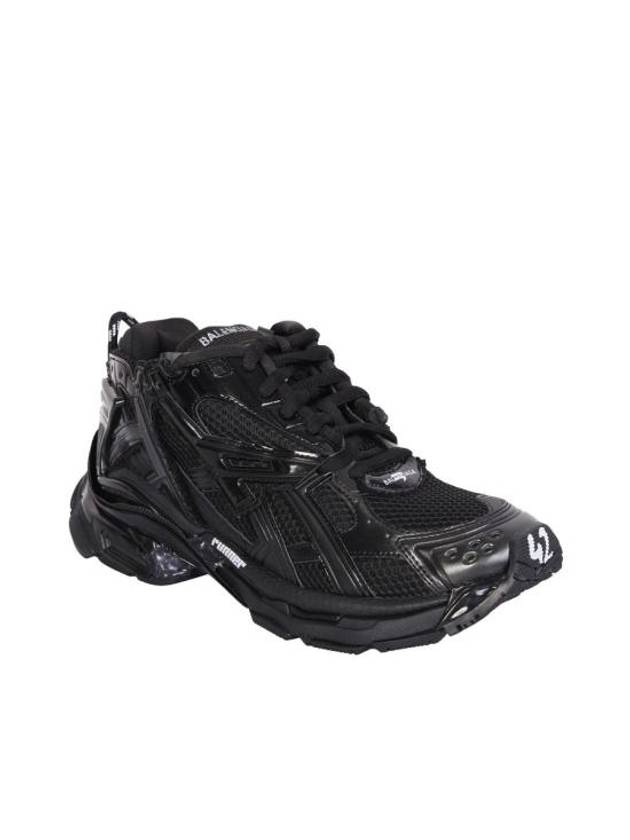 Luxury Balenciaga Runner Low Top Sneakers Black