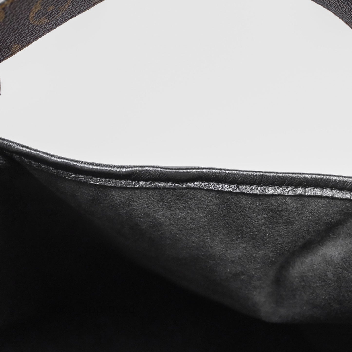 Louis Vuitton CarryAll Vibe MM Black