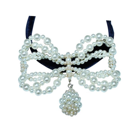 Luxury Chanel Navy Blue Velvet Choker With Faux Pearls