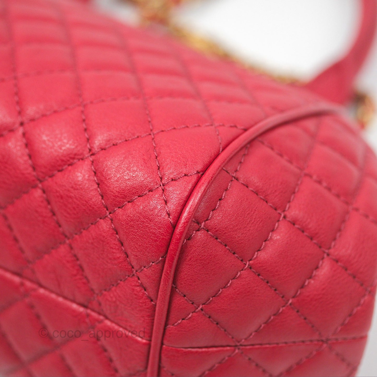 Chanel Quilted Kisslock Handbag With Chain Red Calfskin Gold Hardware