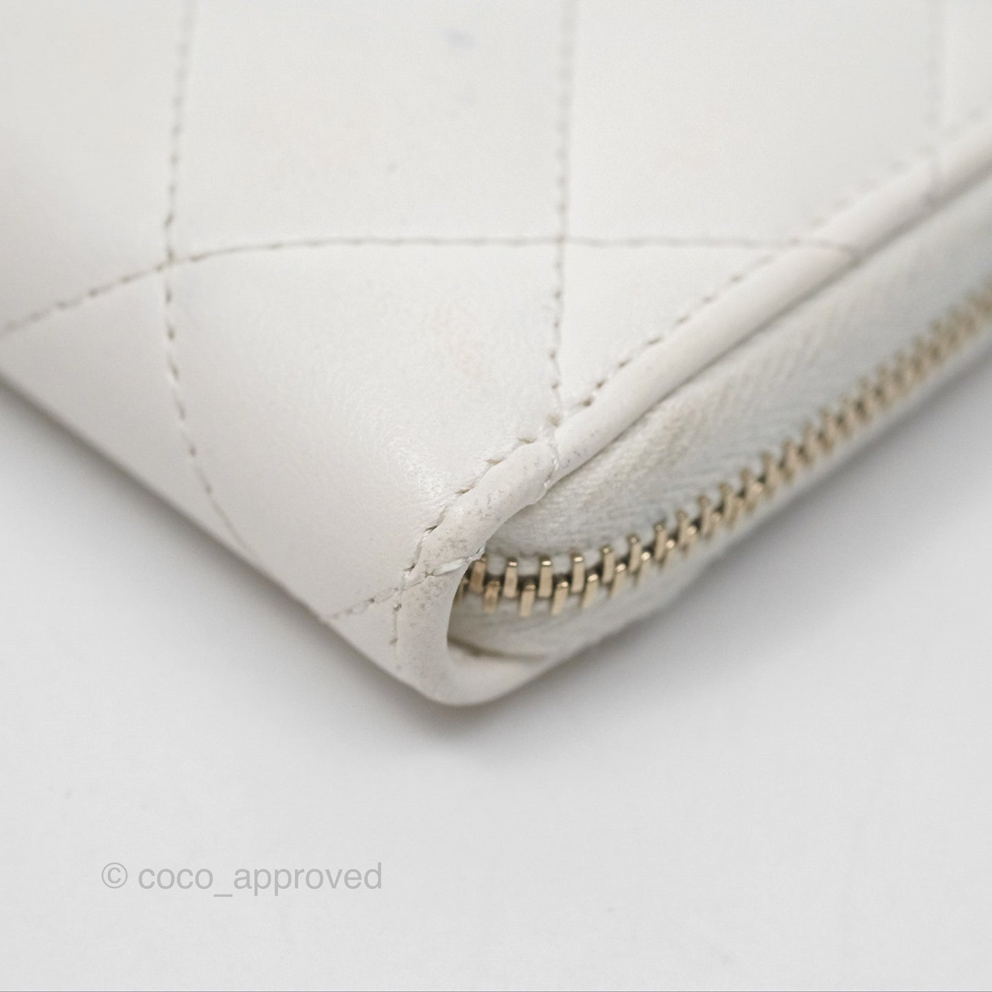 Chanel Pearl CC Zipped Coin Purse White Lambskin Gold Hardware