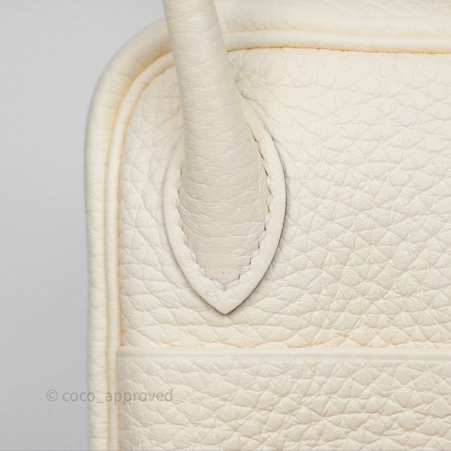 Hermès Mini Lindy 20 Nata I2 Clemence Gold Hardware