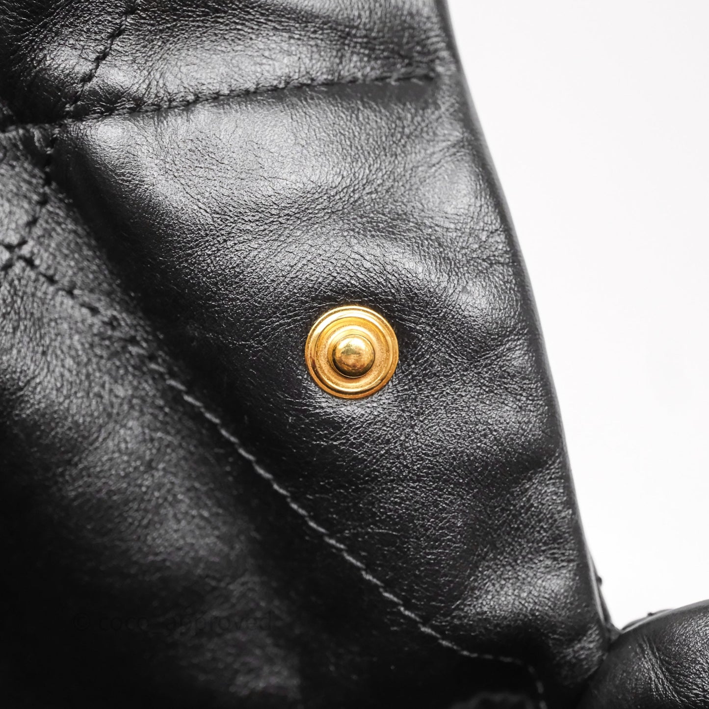 Chanel 22 Bag Medium Black Crumpled Calfskin Aged Gold Hardware