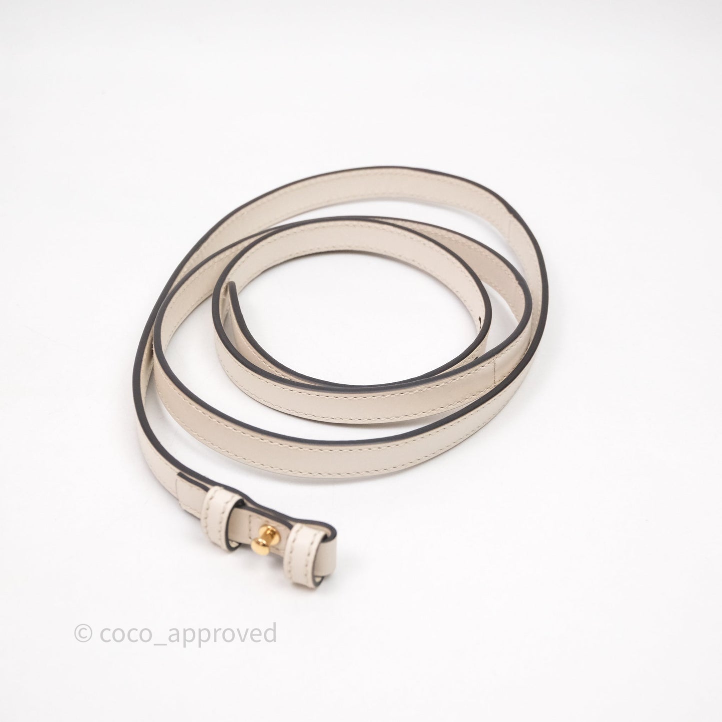 Gucci Mini Sylvie Top Handle White Calfskin Shoulder Bag⁣ ⁣⁣⁣⁣⁣⁣⁣⁣⁣⁣⁣⁣⁣⁣⁣⁣With Strap