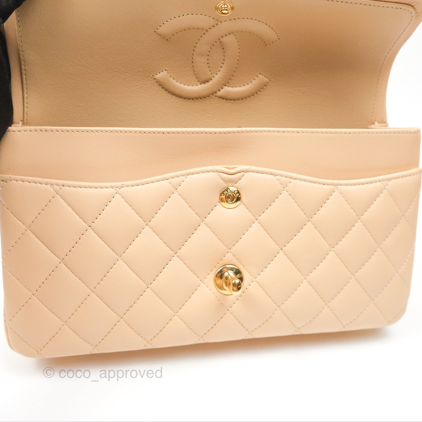Chanel Classic M/L Medium Flap Quilted Beige Lambskin Gold Hardware