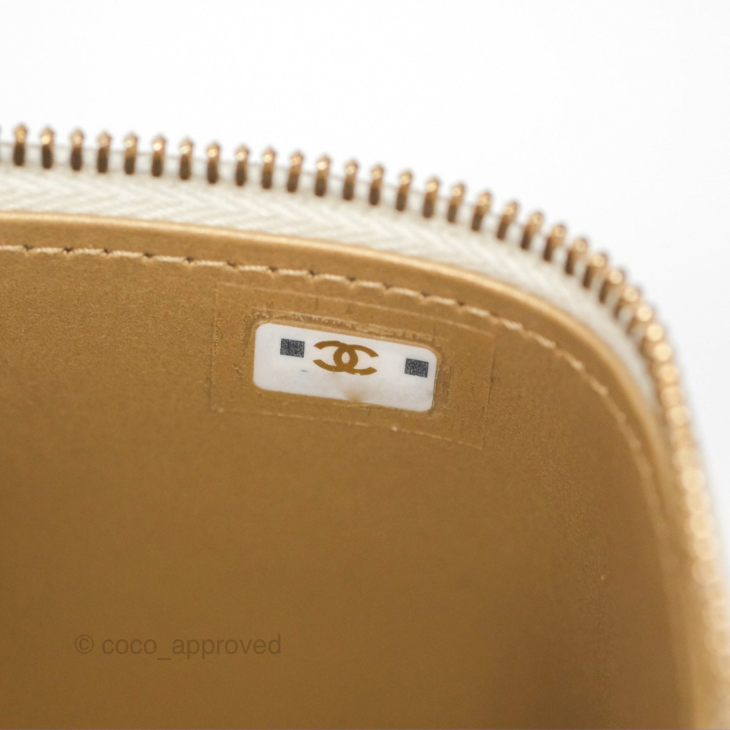 Chanel Mini Ball Crush Vanity With Chain White Lambskin Gold Hardware
