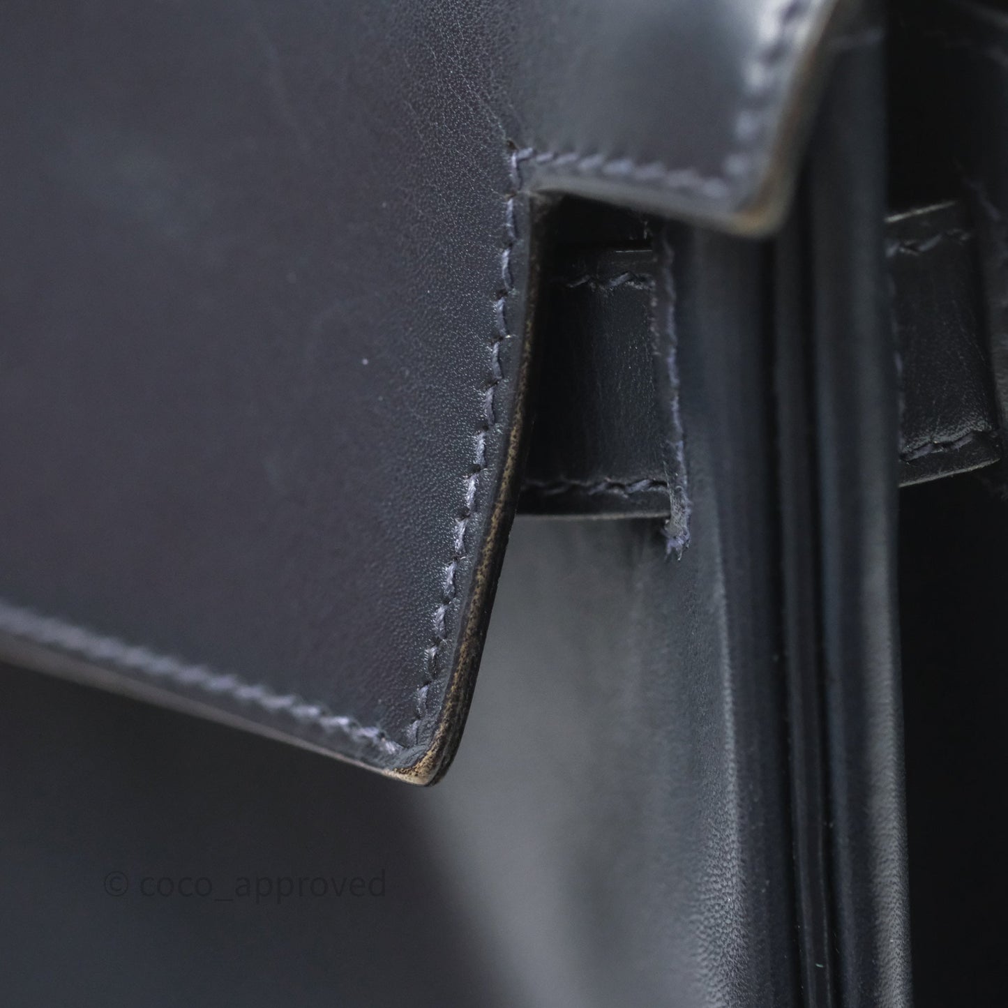 Hermès Vintage Kelly 28 Retourn Navy Box Leather Gold Hardware