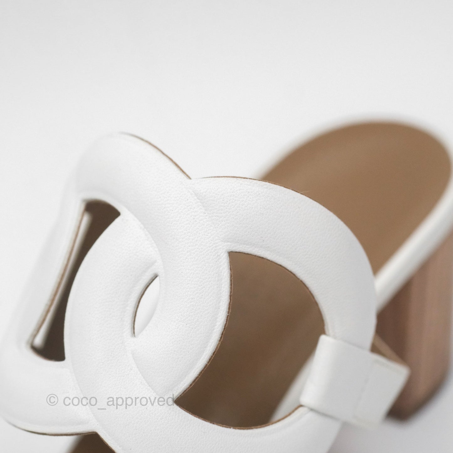 Hermès Bikini Sandals in White Size 38.5