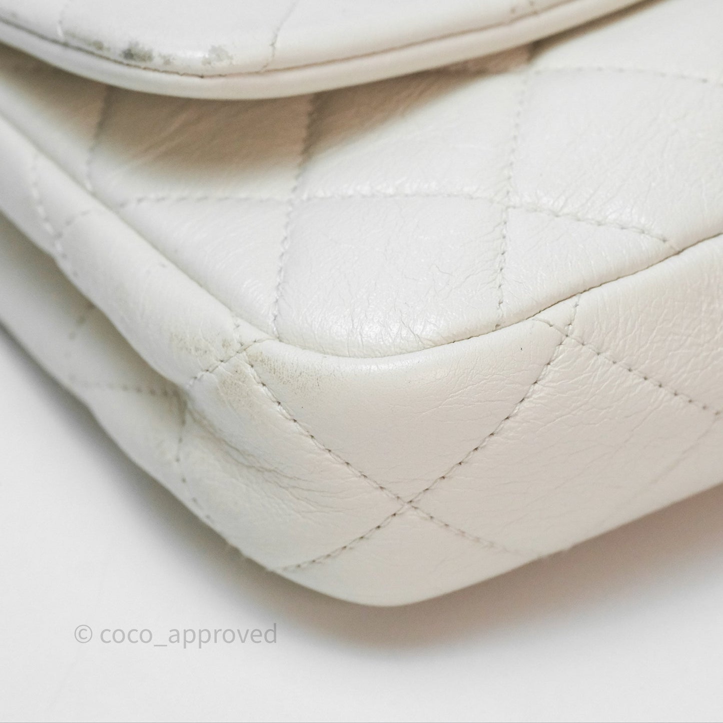 Chanel Quilted Pearl Flap Bag White Shiny Crumpled Calfskin Aged Gold Hardware 22C