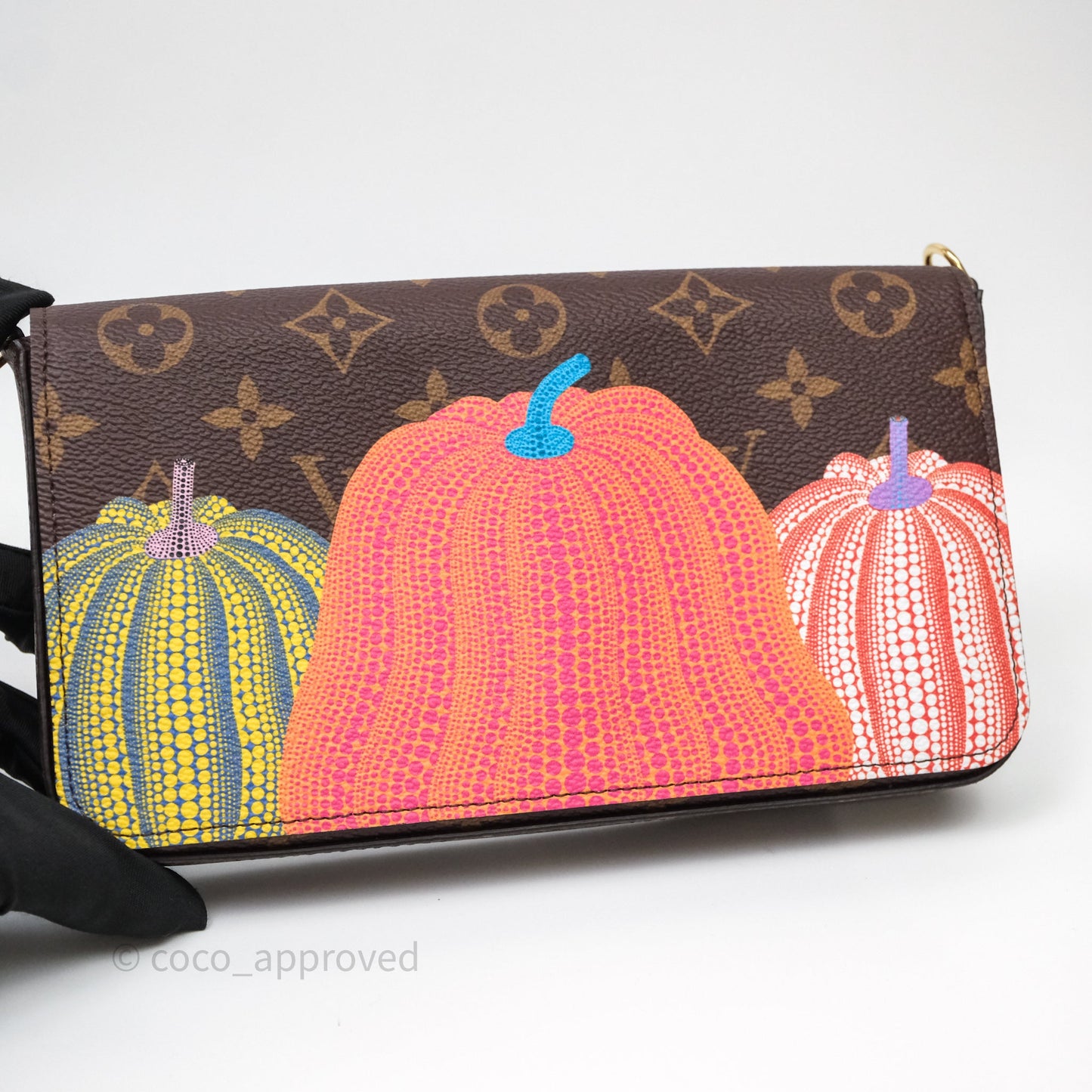 Louis Vuitton X Yayoi Kusama Pochette Felicie in Monogram Pumpkins