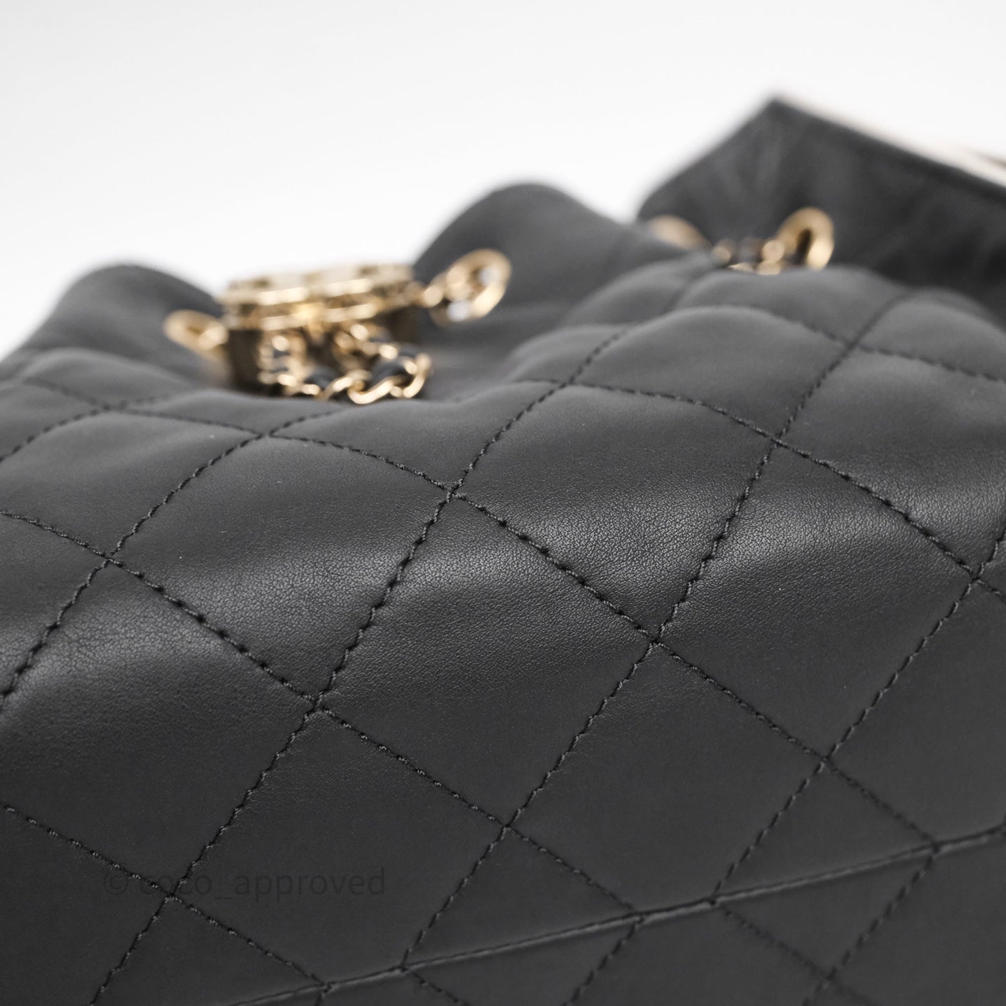 Chanel 25 Mini Bag Black/ White Calfskin Gold Hardware