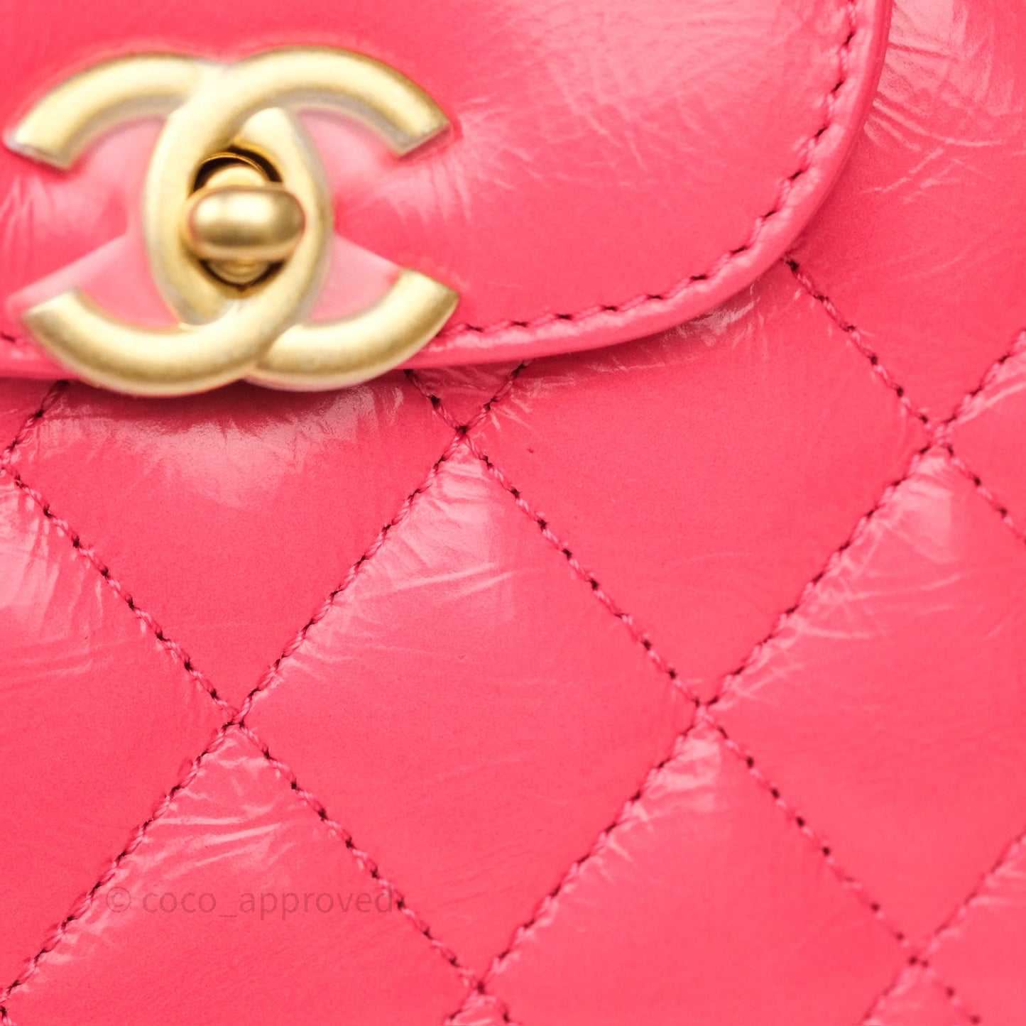 Chanel Kelly Bag Pink Shiny Calfskin Aged Gold Hardware