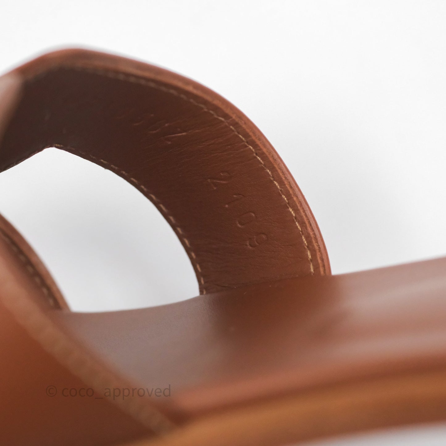 Hermès Oran Sandals in Gold Size 39