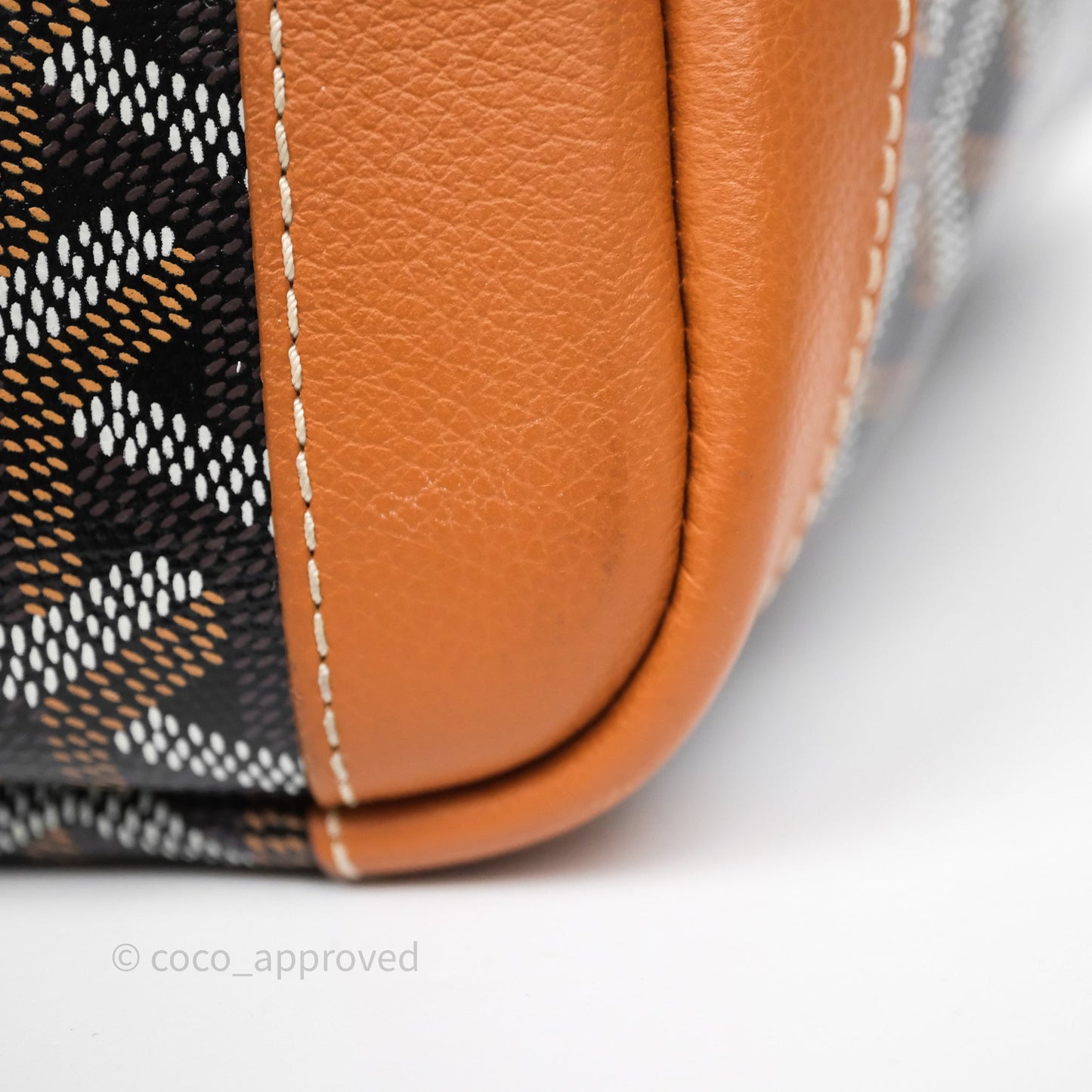 Goyard Artois Tote MM Goyardine Canvas⁣⁣⁣⁣⁣⁣⁣⁣⁣⁣⁣⁣⁣⁣⁣⁣⁣⁣⁣⁣ Tan/Black
