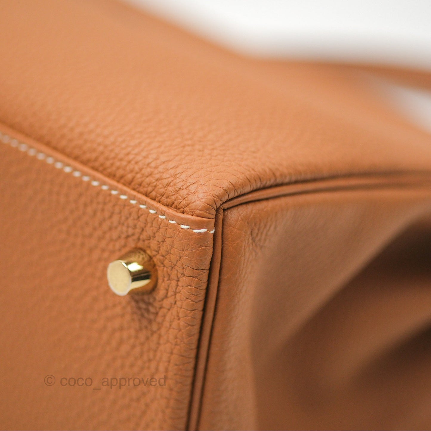 Hermès Retourne Kelly 28 Gold Togo Gold Hardware