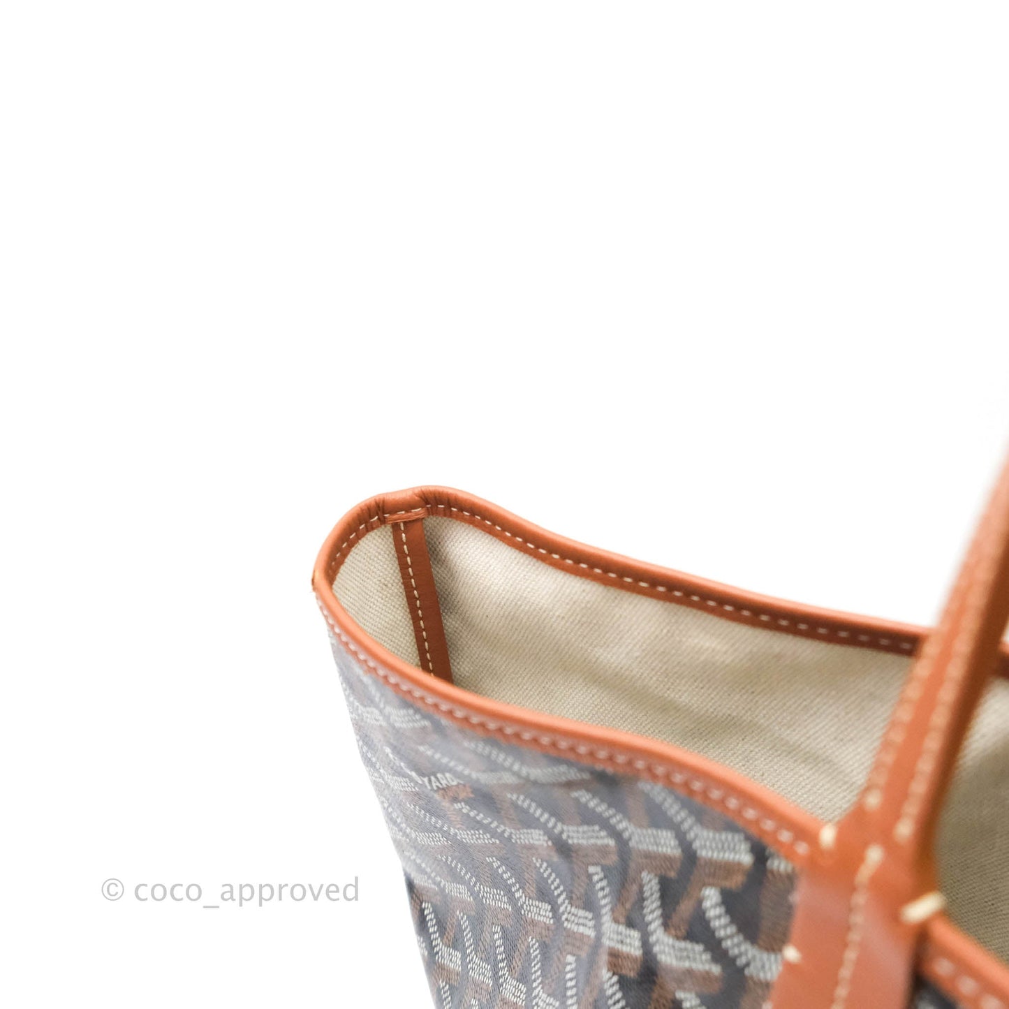 Goyard Saint Louis Black/Tan PM⁣⁣⁣⁣⁣⁣⁣⁣⁣⁣⁣⁣⁣⁣⁣⁣⁣⁣⁣⁣