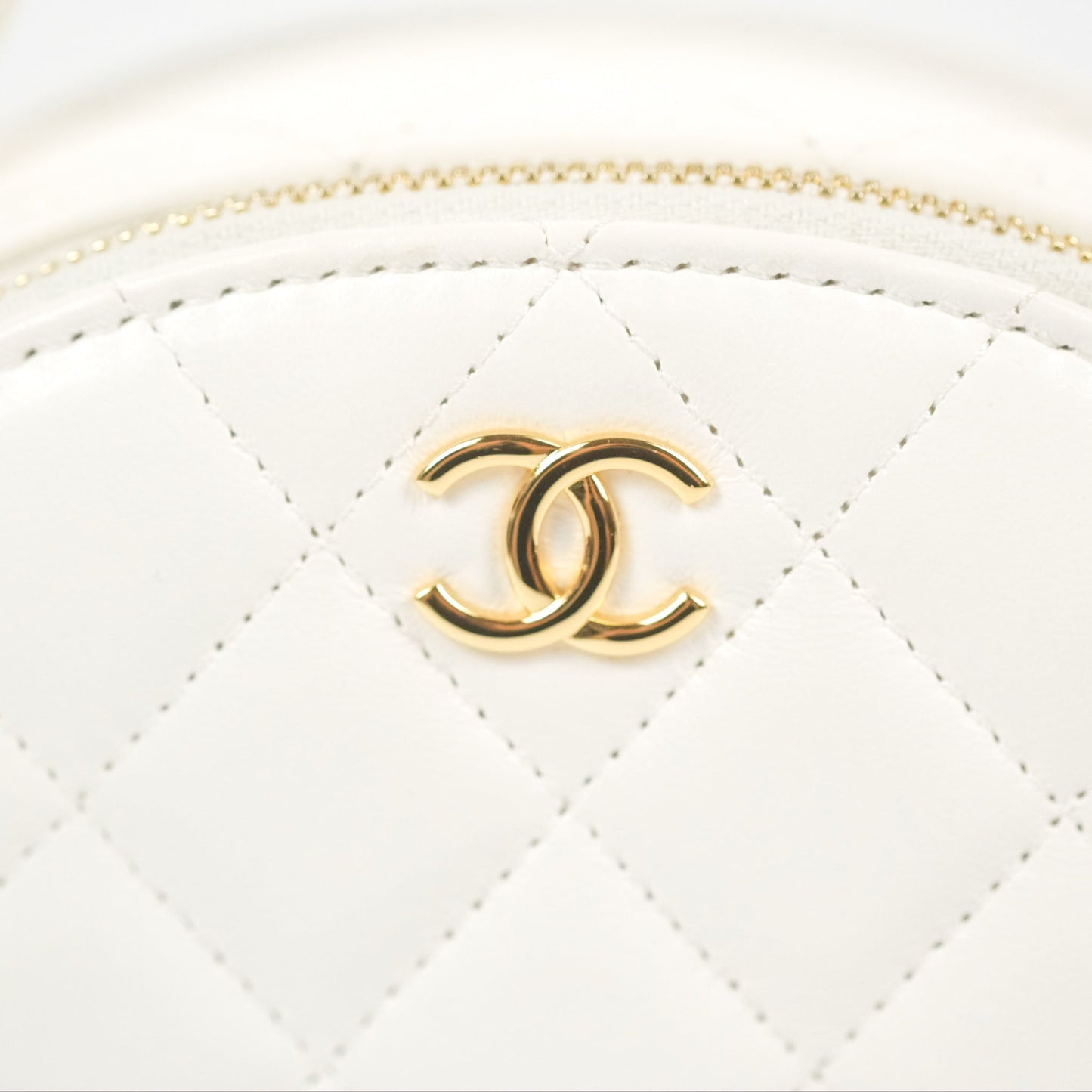 Chanel Small Clutch With Chain White Lambskin Gold Hardware 23C