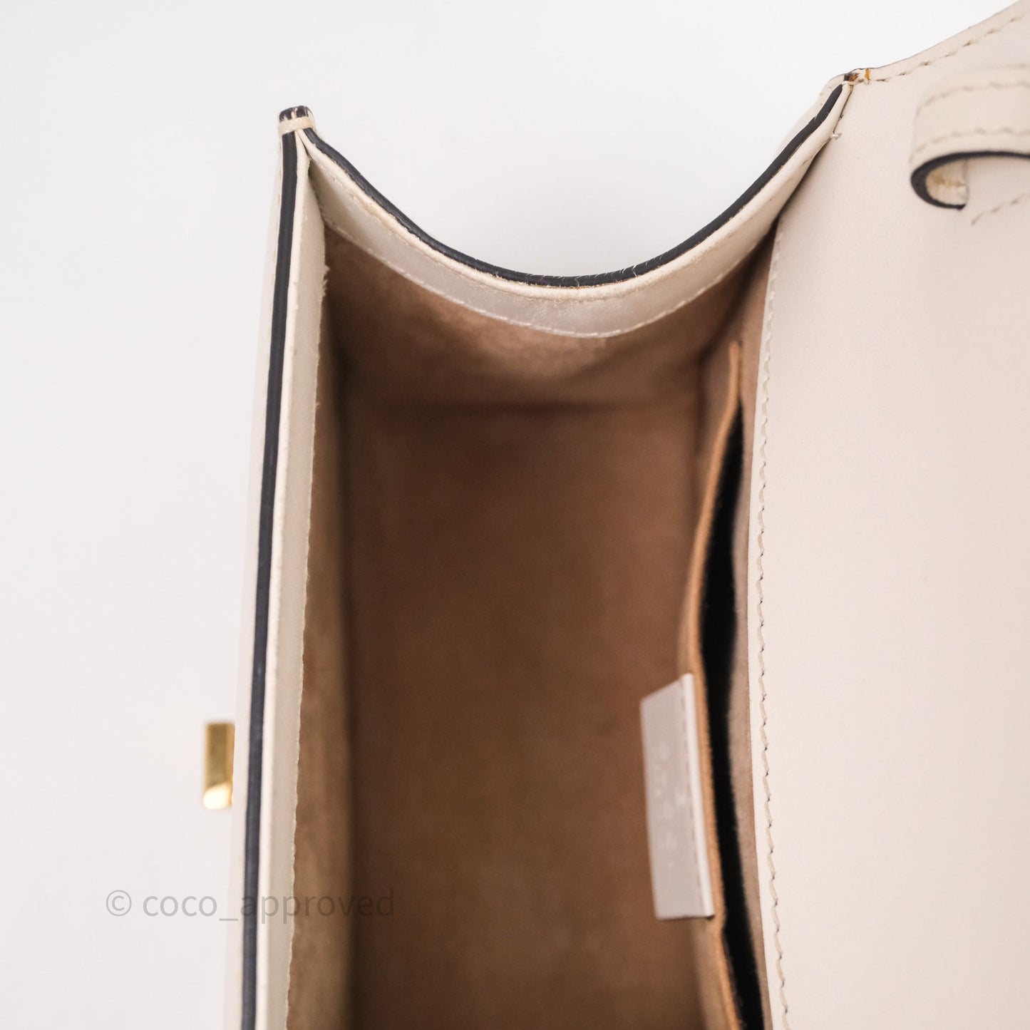 Gucci Mini Sylvie Top Handle White Calfskin Shoulder Bag⁣ ⁣⁣⁣⁣⁣⁣⁣⁣⁣⁣⁣⁣⁣⁣⁣⁣With Strap