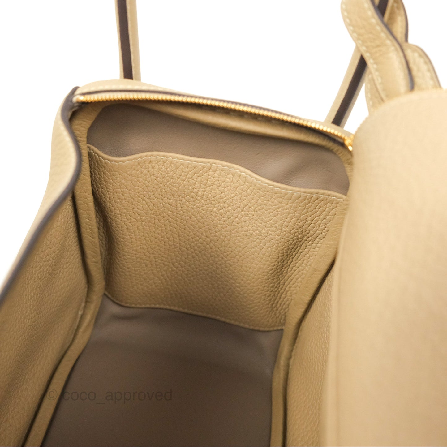 Hermès Lindy 26 Trench Clemence Gold Hardware