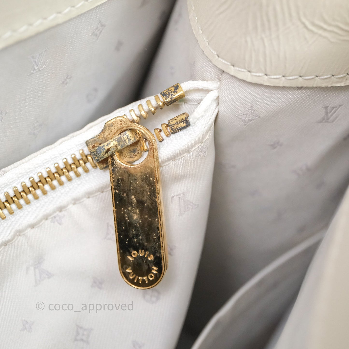 Louis Vuitton Le Fabuleux Bag White Suhali