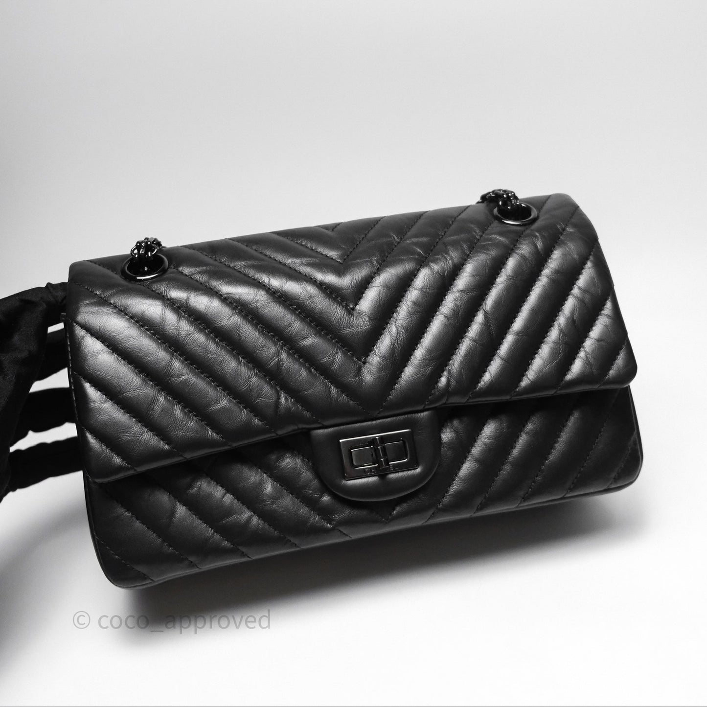 Chanel Reissue 225 Chevron Aged Calfskin So Black