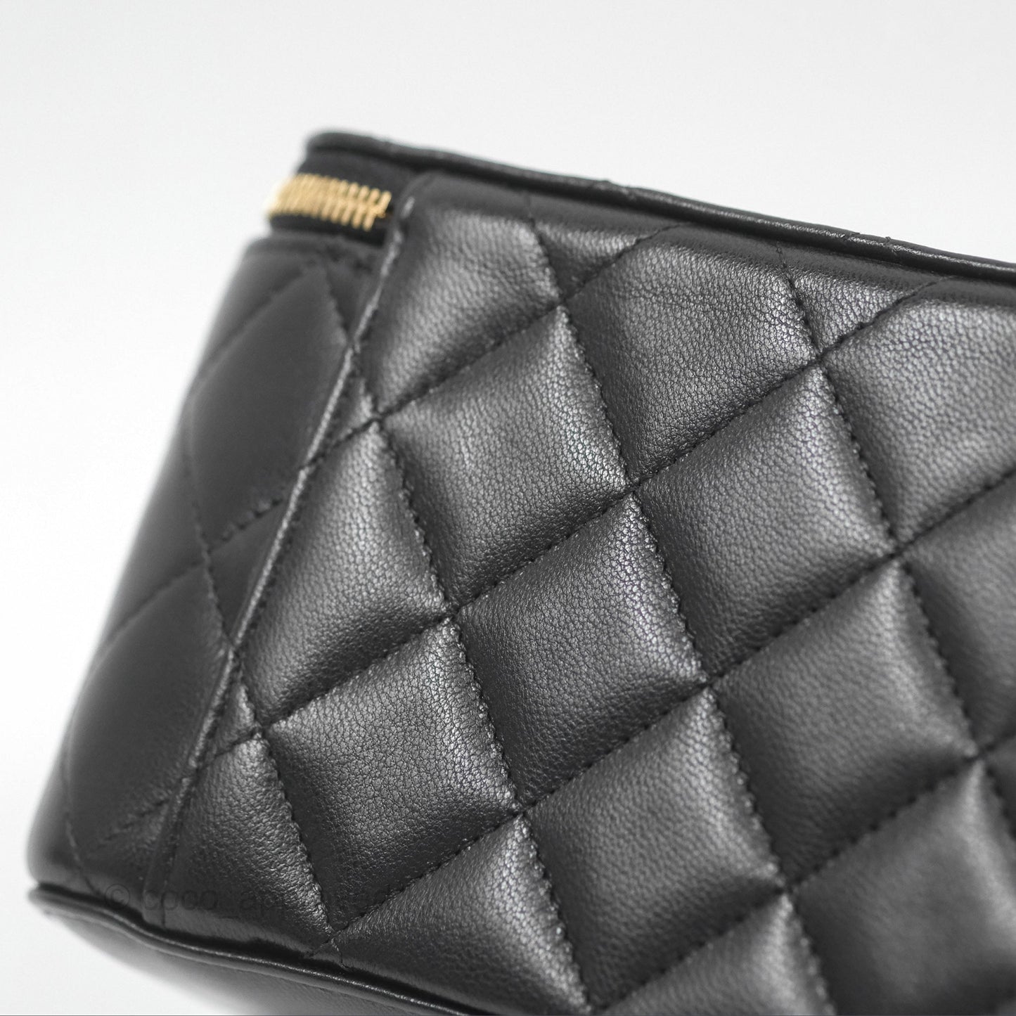 Chanel Vanity With Chain Black Goatskin Mixed Hardware