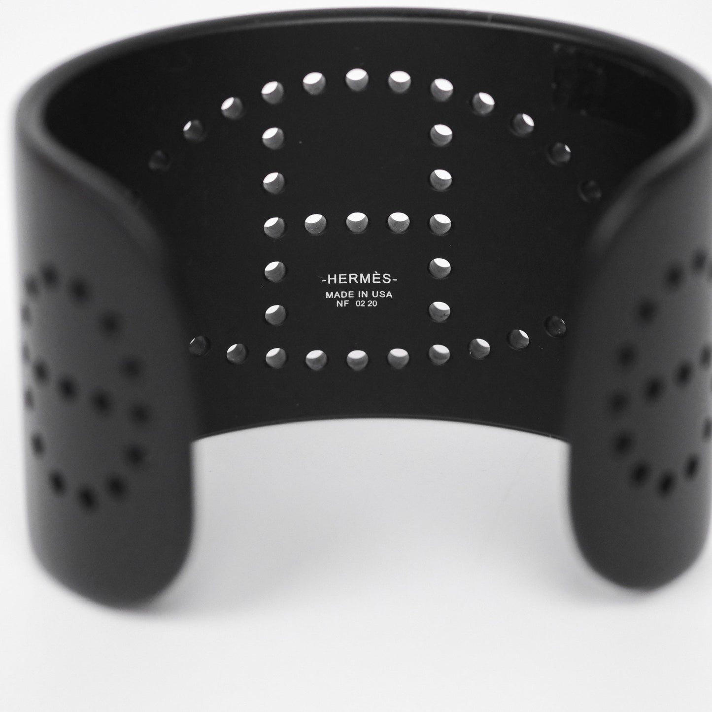 Hermès Evelyne Aluminium Sunset Cuff Bracelet Black Noir 89