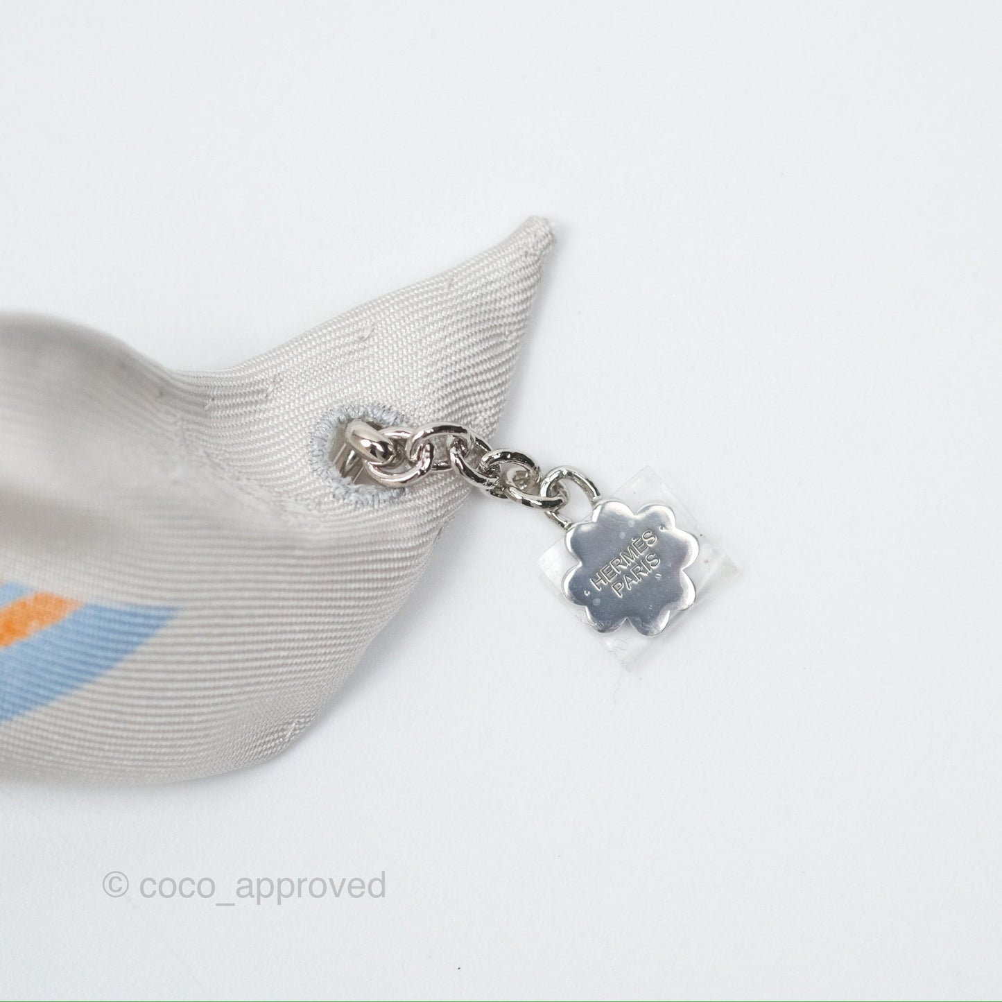 Hermès Garde Robe Pop Triangle Scarf Silk Blue/Grey