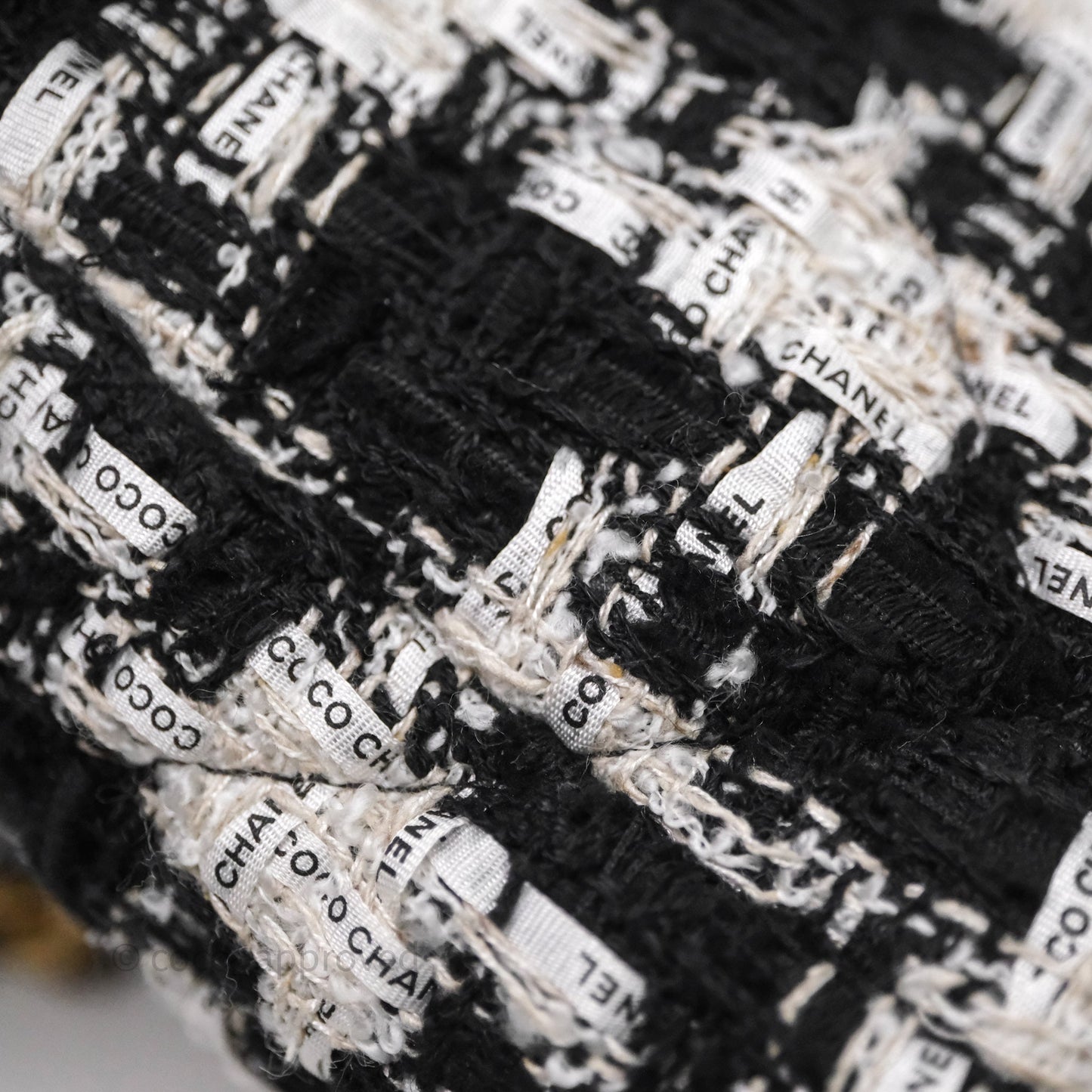 Chanel 19 Small Tweed Houndstooth Black & White Mixed Hardware