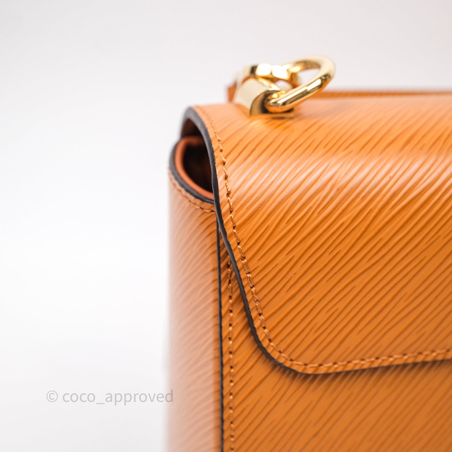 Louis Vuitton Twist Bag MM Gold Honey Epi