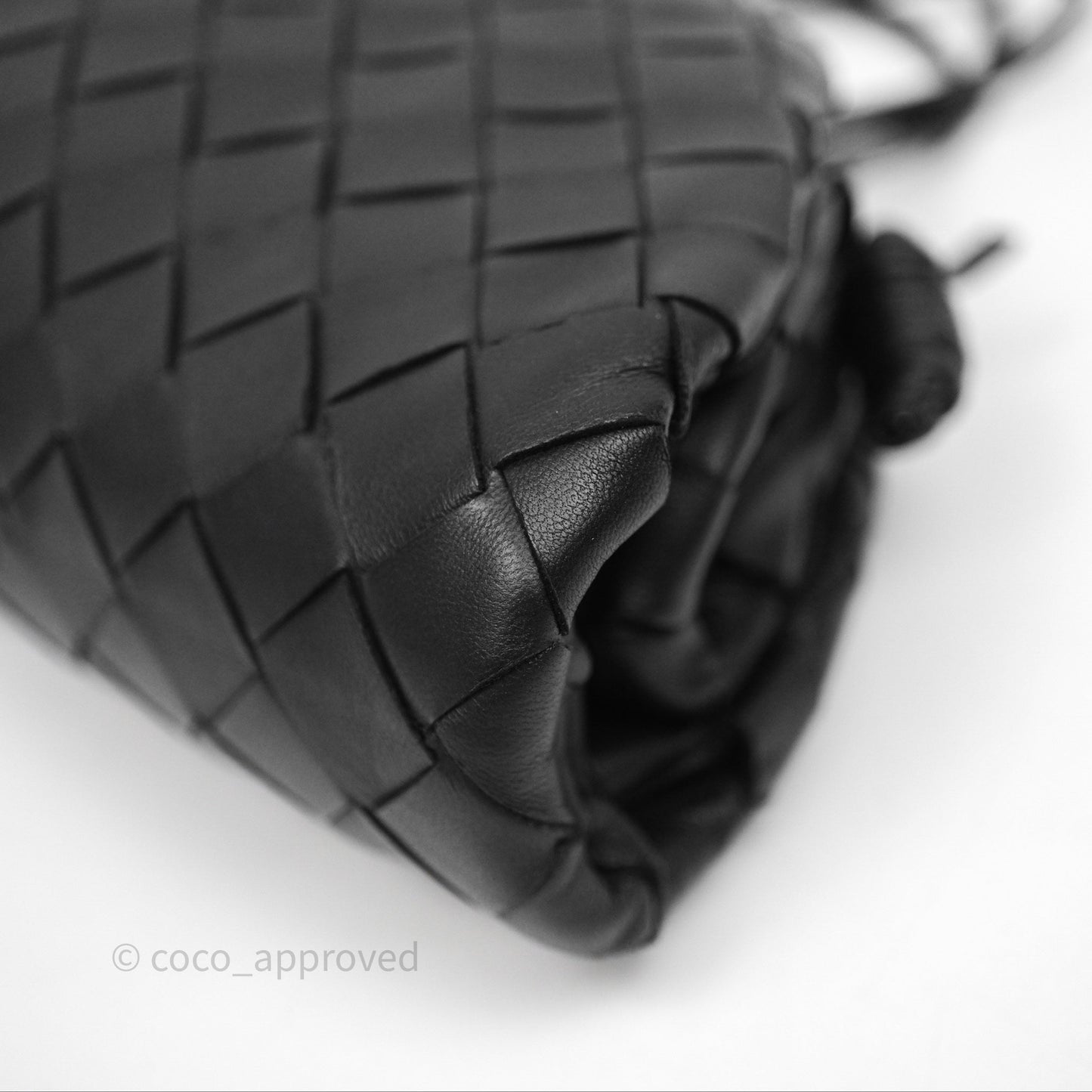Bottega Veneta Mini Pouch Black Intrecciato Calfskin