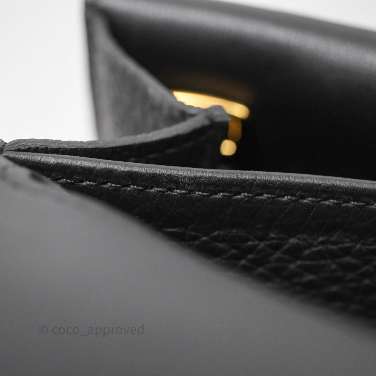 Hermès Halzan 25 Taurillon Clemence 89 Noir Gold Hardware