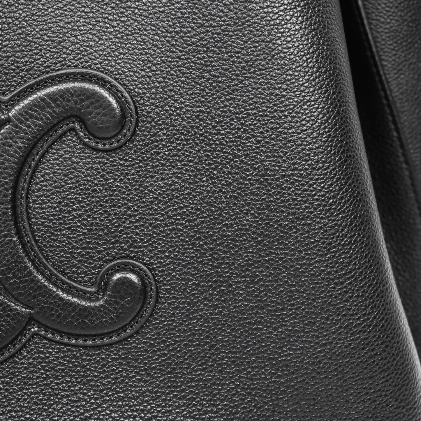 Celine Medium Cabas Anaïs Cuir Triomphe in Grained Calfskin Black